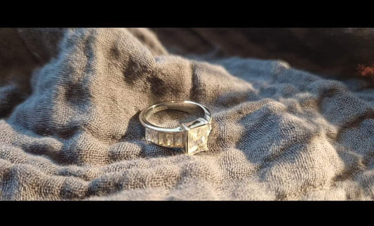 Beautiful stainless Steel Ring with crystals